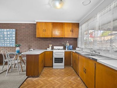 1 / 4 Mauger Street, Wendouree