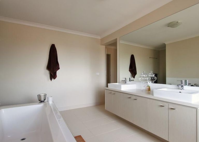 5 Nossal Drive, Point Cook