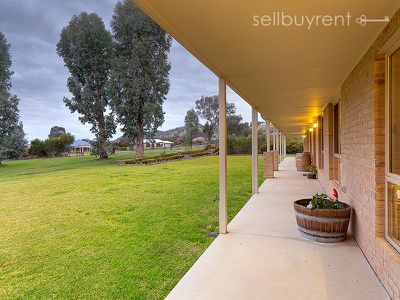 19 LAMBOURN DRIVE, Wodonga