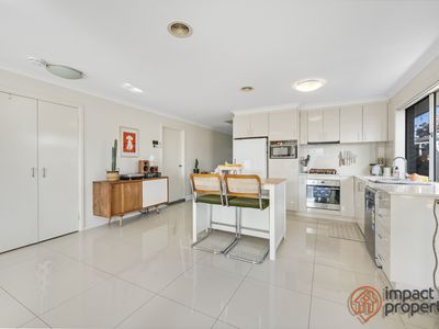 52 Lawrenson Circuit, Jacka