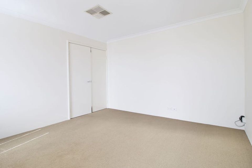 24 Almond Avenue , Shoalwater