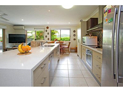 3 Sangster Cres, Pacific Pines