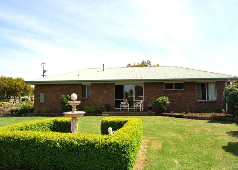 9-11 Nolan Street, Narrawong