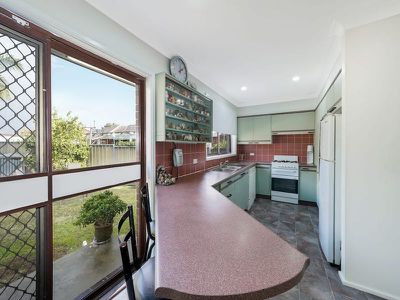 9 Dredge Avenue, Moorebank