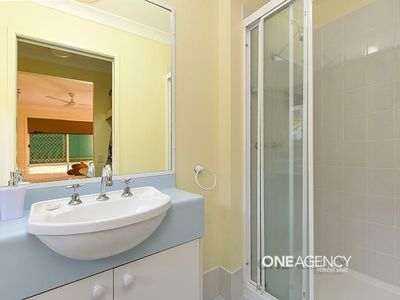 53 Jindabyne Cct, Forest Lake