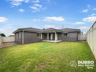 1 Apsley Crescent, Dubbo