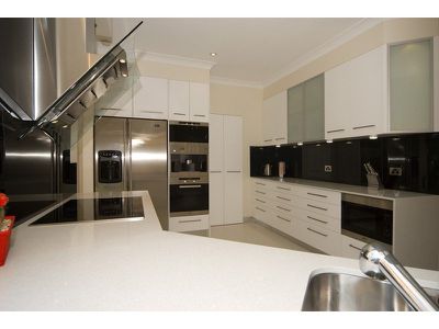10 Willmott Court, Rochedale South