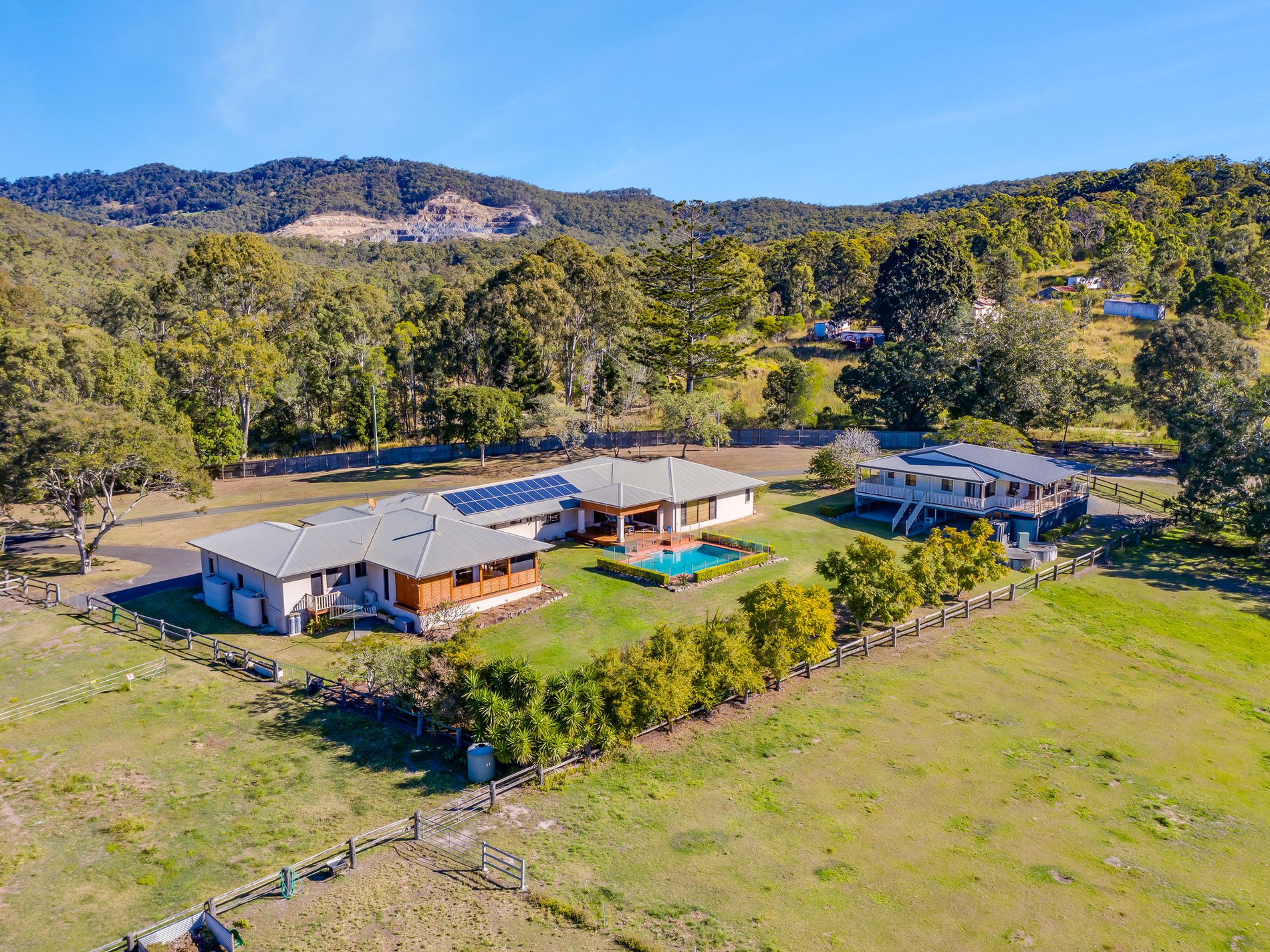 8 DALGLEISH ROAD, Ormeau Hills