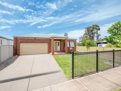 1 / 17 Dampier Avenue, Shepparton