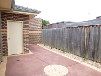 1 / 6 Carson Crescent, Hoppers Crossing