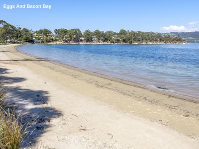 52 Cray Point Parade, Eggs And Bacon Bay