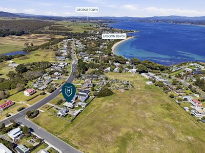 19 Gunn Parade, Low Head