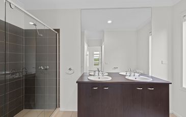 5 Strahan Cl, Berwick