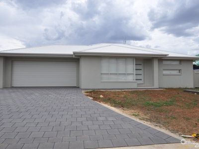 17  Lansdowne Drive, Dubbo