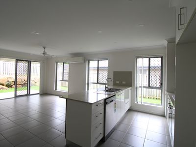 73 Greenwich Ave, Pimpama