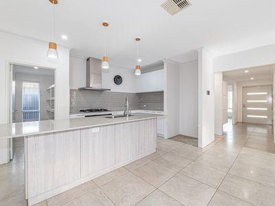 18 Plavin Street, Piara Waters