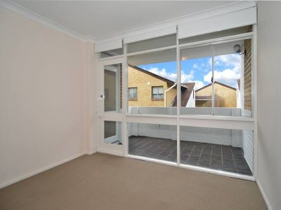 2 / 128 Lawrence Street, Freshwater