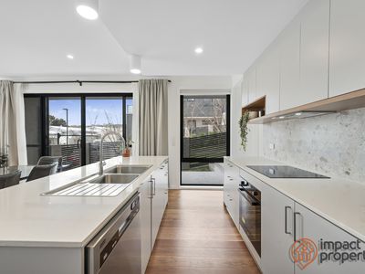 18 Redpath Terrace, Whitlam