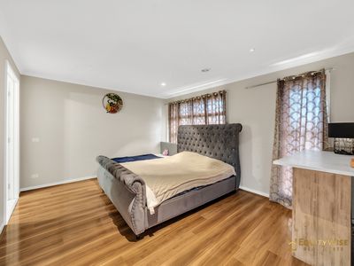 4 Uralla Street, Manor Lakes