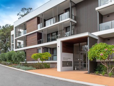8/2 Dynevor Rise, Floreat