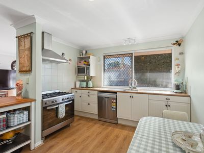 10 Sanford Court, Lockridge