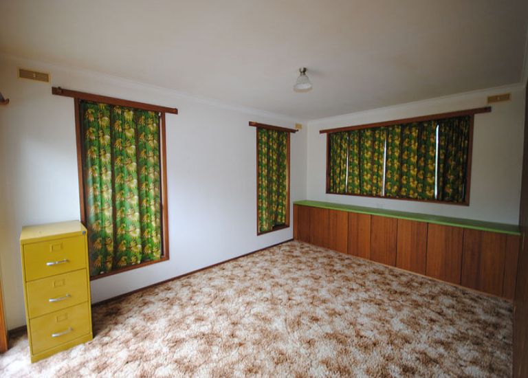 905 Portland-Nelson Road, Portland