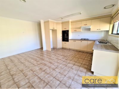 1 / 7 Royal Avenue, Springvale
