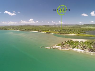 402 / 760 Scenic Highway, Kinka Beach