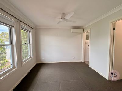 22 WATTLEBIRD CRESCENT, Elermore Vale