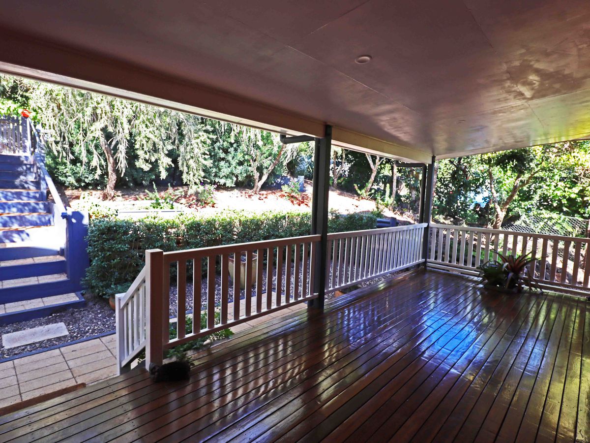 25 TWELFTH AVENUE, Atherton