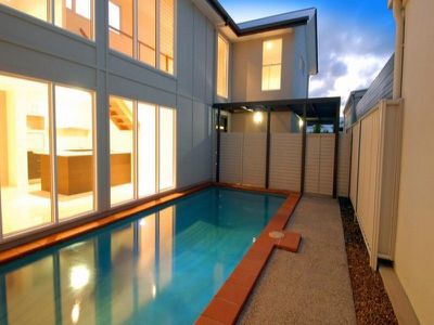 18 Tortola Place, Kawana Island