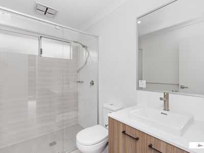 10 Houghton Street, Eglinton