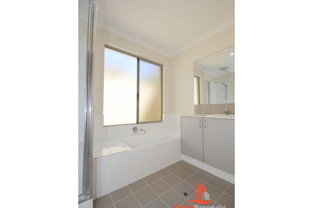 2 / 8 Classic Rise, Pearsall