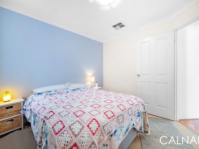 2A  Leeton Close , Halls Head