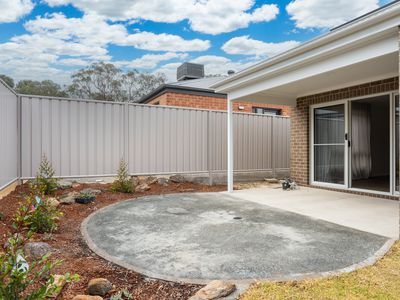 19 Both Street, Leneva