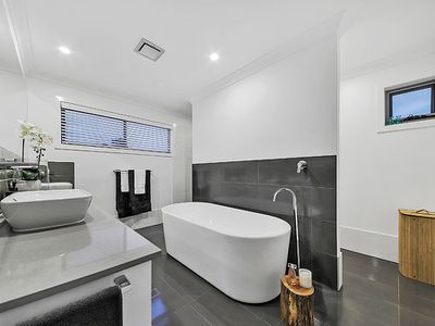 81 Feathertail Place, Wakerley