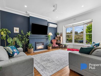 8 Clifton Street, Charlton