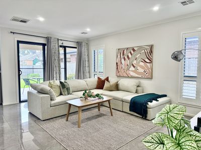 7 Honeycomb Avenue, Manor Lakes