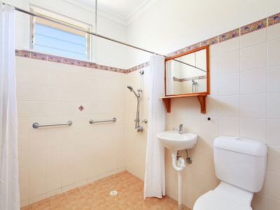 18 Wingfield Street , Windermere Park