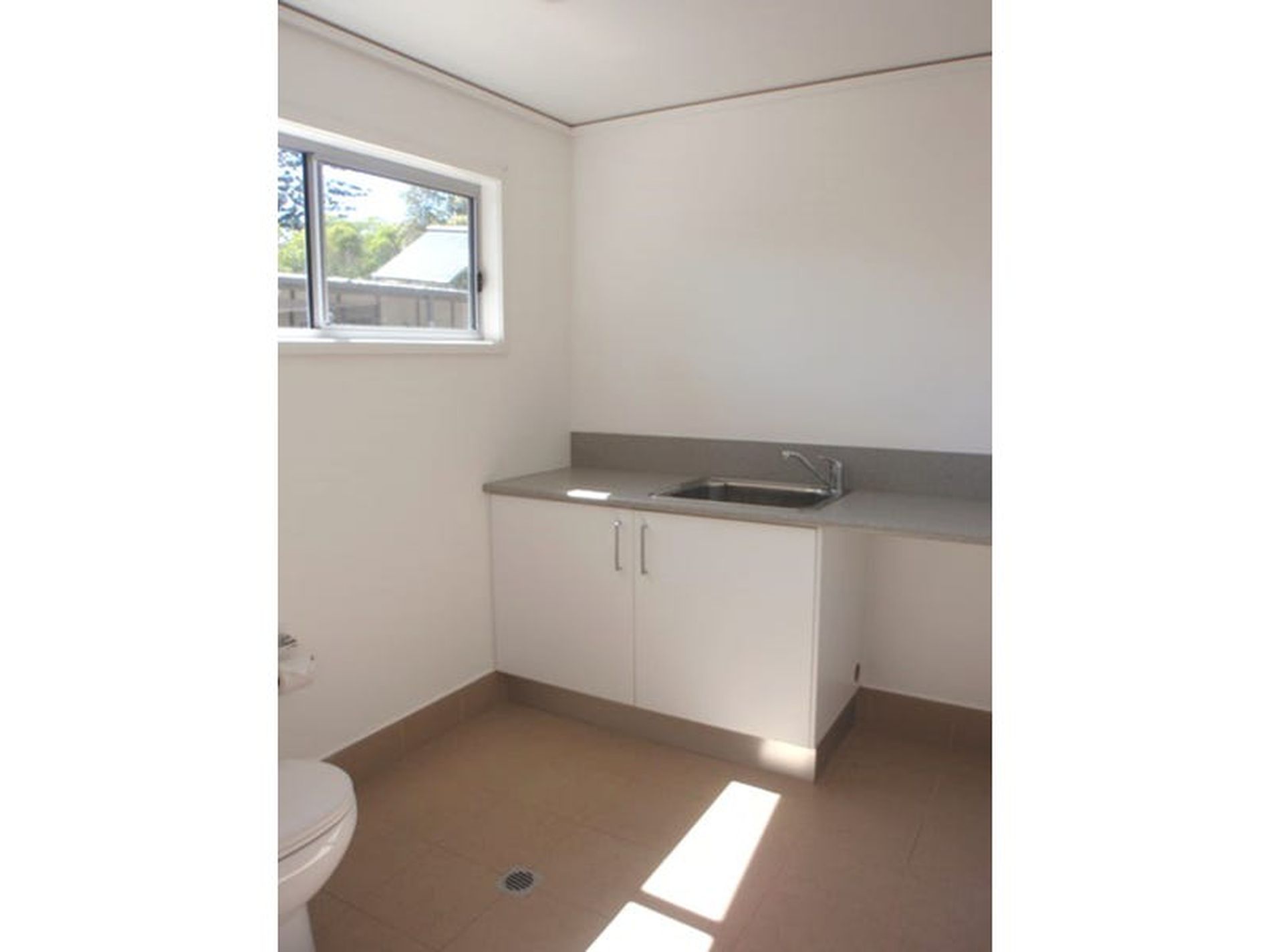 1 / 16 Boondoon Crescent, Ocean Shores