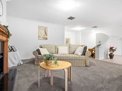 5 Mauldon Mews, Winthrop