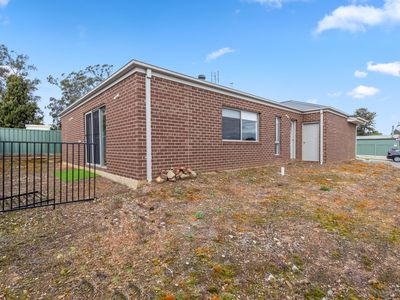 4 Kingerlee Drive, Kangaroo Flat