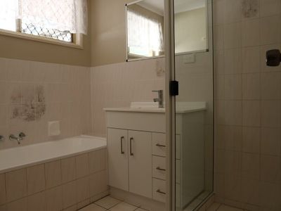 8 Kentia Court, Kawungan