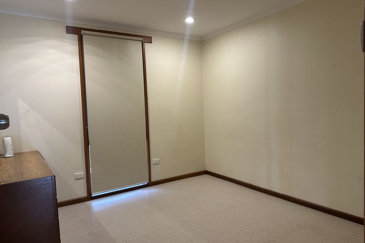 22 Kennion Crescent, Para Hills West