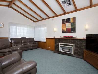 1 Carnegie Crescent, Netley