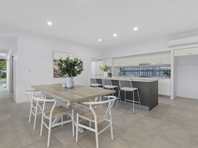 32 Macquarie Street, Wakerley