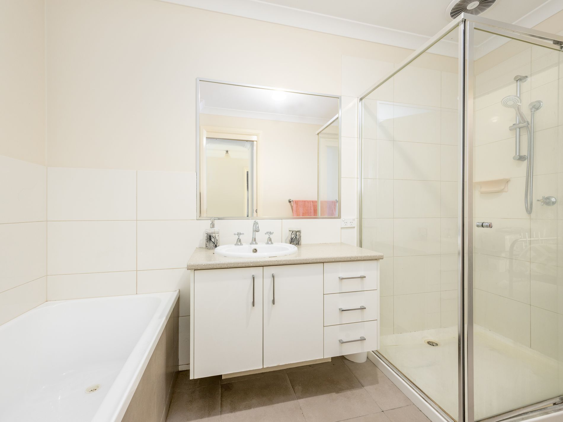 1&2 / 7 Newton Street, Shepparton