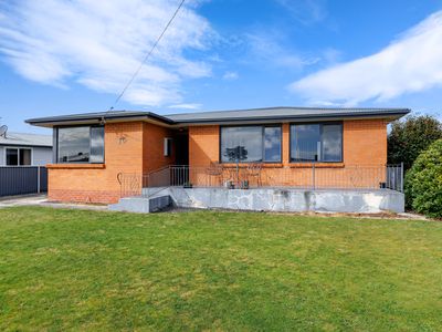16 Daphne Street, Wynyard