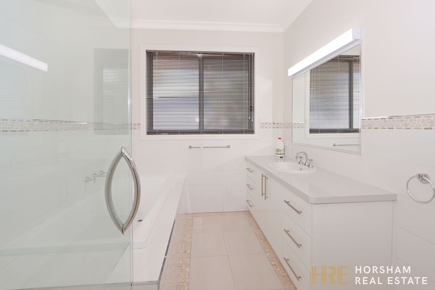 15 Fisher Square, Horsham
