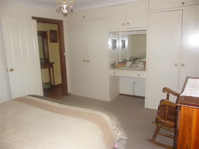 24 Forrester  St, Forbes